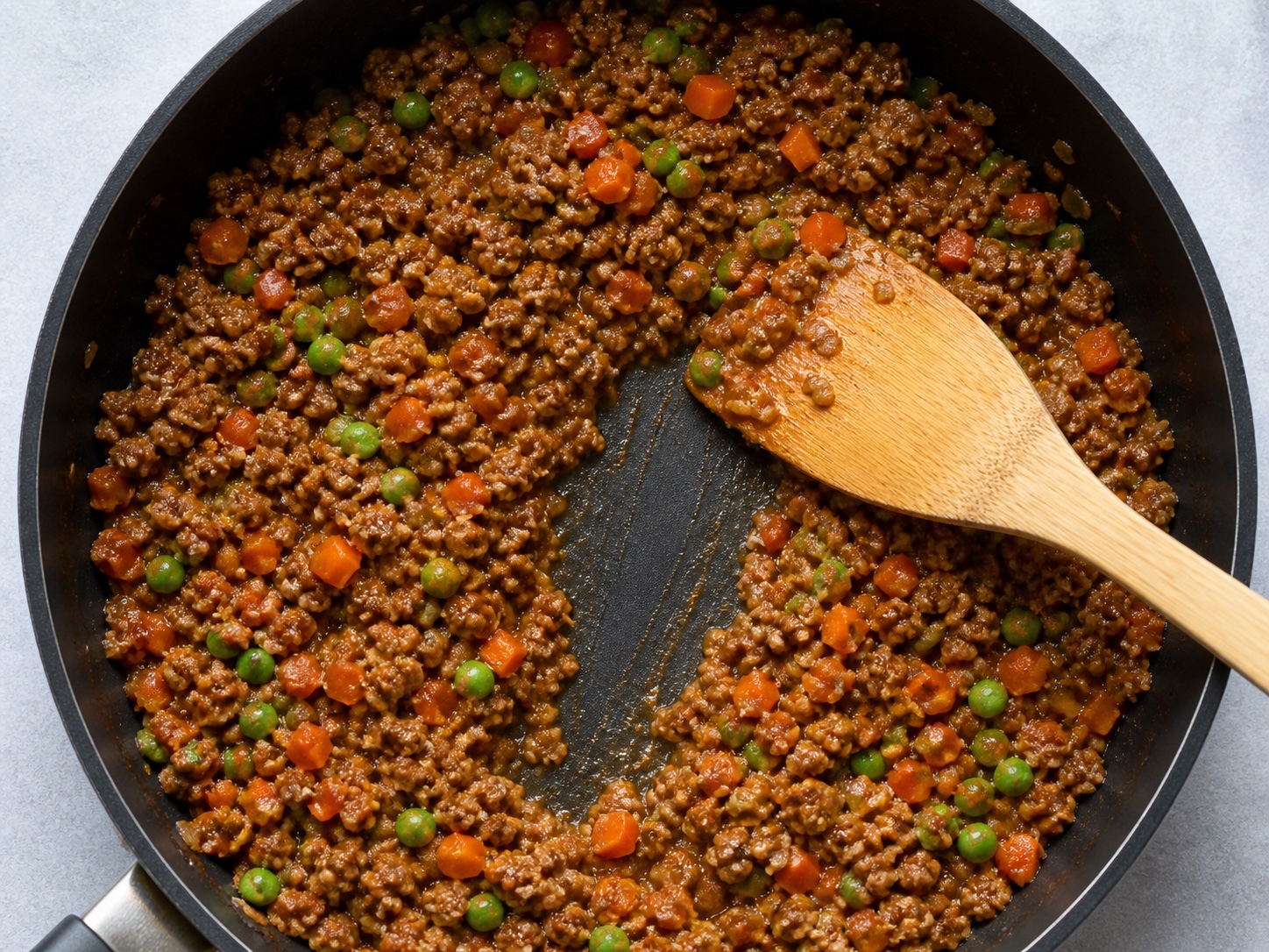 Густая мясная начинка сохраняет дорожку от лопатки